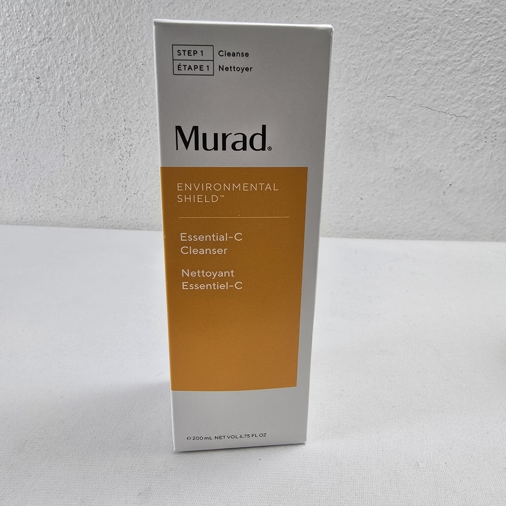 NIB Murad Essential-C Cleanser